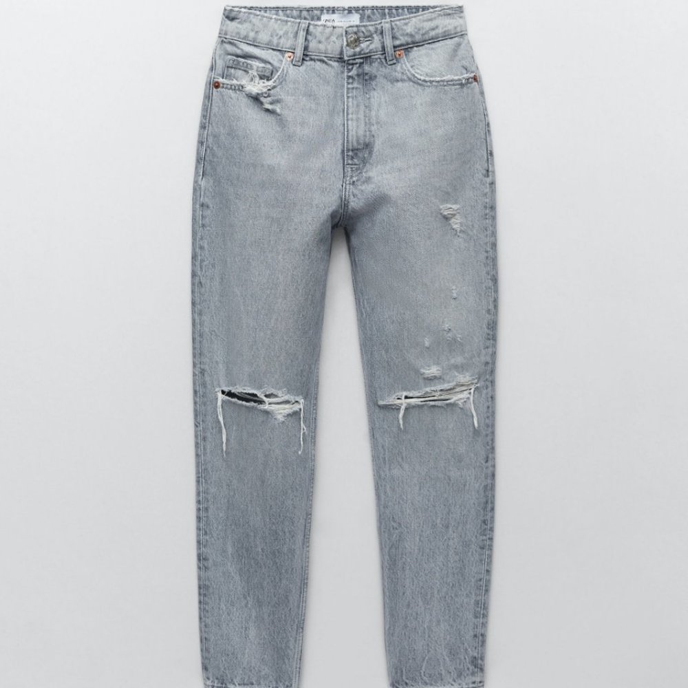 NWT Washed Effect Mom Fit Jeans w/ Ripped Details
